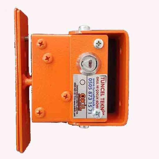 Okul Kapı Sabitleme Kilidi Üçgen Anahtarlı