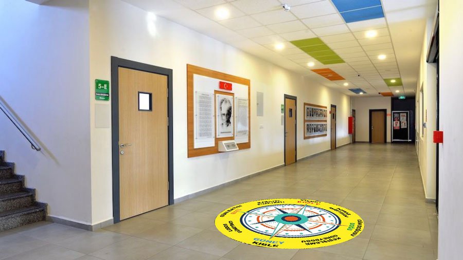 Yönler Okul Koridoru Yer Uygulaması